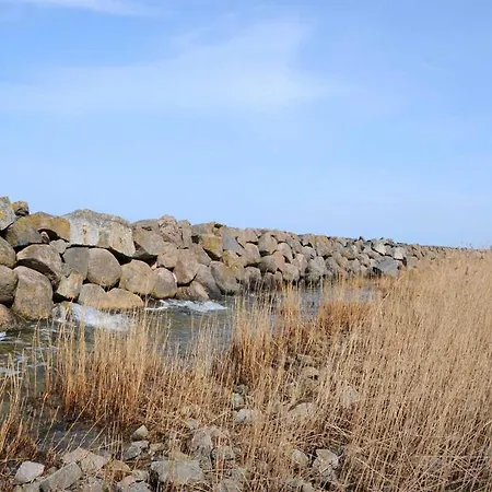 Karola 45403 Goehren (Ruegen)