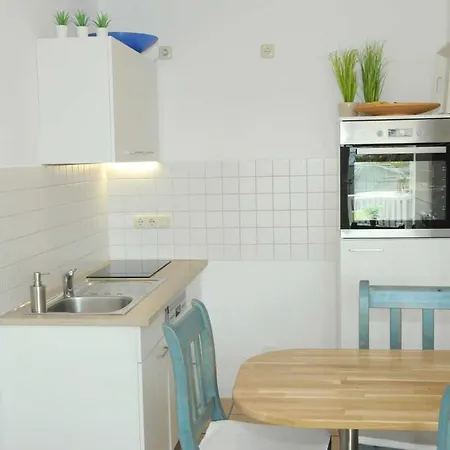 Karola 45403 Goehren (Ruegen)